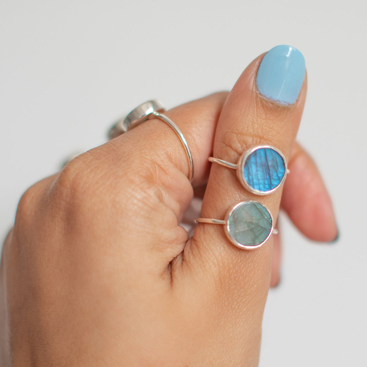 Rainbow Labradorite Round Gemstone 925 Silver Ring