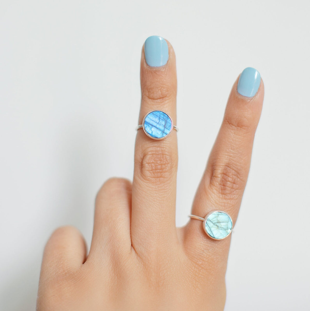Rainbow Labradorite Round Gemstone 925 Silver Ring